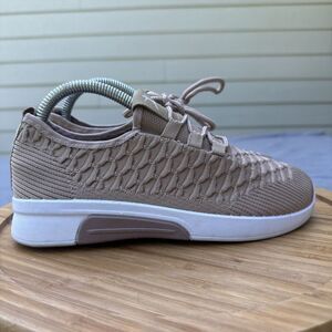 Danskin Honor Lace Up Sneakers Knit Stretch Walking Shoes Womens Size 7 Tan